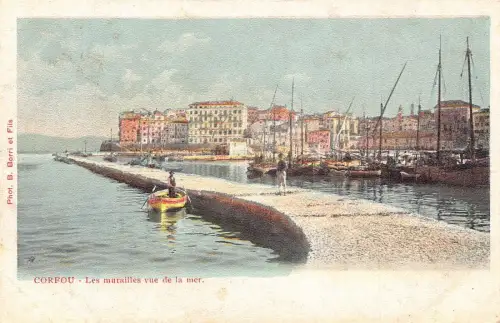L328 Griechenland Korfu Les Murailles vue de la mer Boote Vintage Postkarte