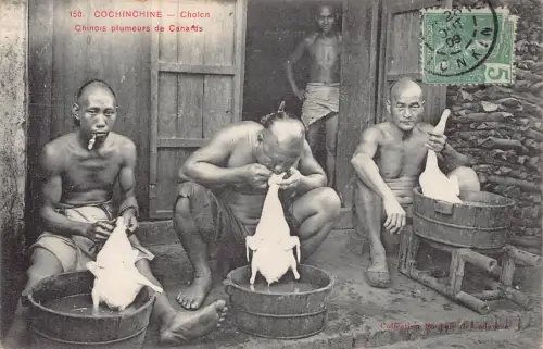 A902 Vietnam Cochinchine 1909 Native Men Wash Chicken Cigarette Smoking Postkarte