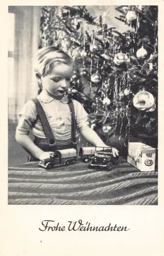A089 Weihnachtsgrüße Junge spielt Militär Polizei Zug Spielzeug Baum Postkarte