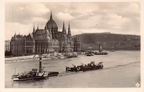 B167 Ungarn Budapester Parlament und Berg St Gellert Dampfschiffe RPPC Postkarte