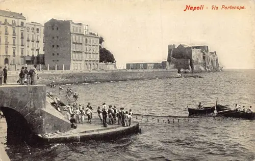 L278 Italien Neapel Via Partenope Meerpromenade Boote Vintage Postkarte
