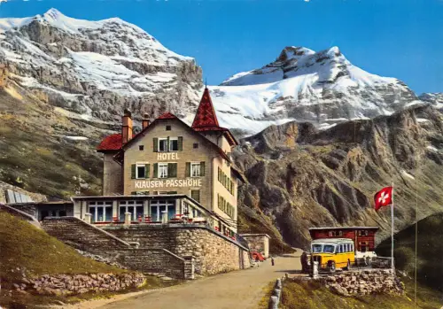 Schweiz Hotel Klausen Passhöhe Auto Flagge Berg Oldtimer Postkarte