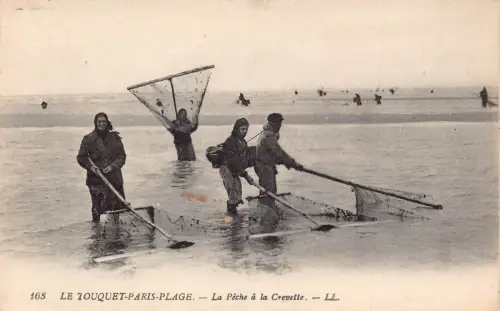 A912 Frankreich La Touquet Paris Plage Peche a Crevette Garnelenangeln Postkarte