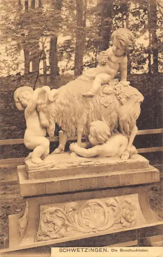 L181 Deutschland Schwetzingen Bacchus Kinder Statue Vintage Postkarte