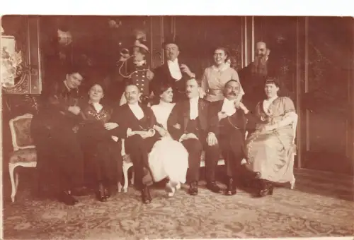 A093 Fotogruppe Menschen lachen auf Party Trompete Comic Sozialgeschichte Postkarte