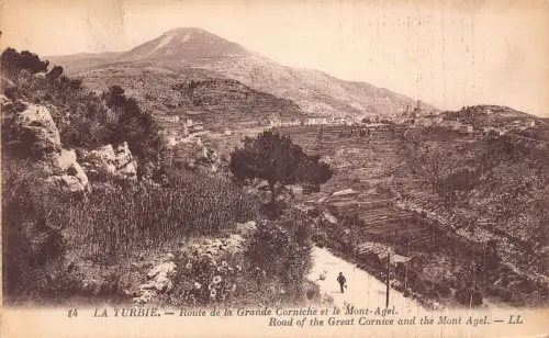 C018 Frankreich, La Turbie Straße des Großen Gesimses und der Mont Angel Postkarte