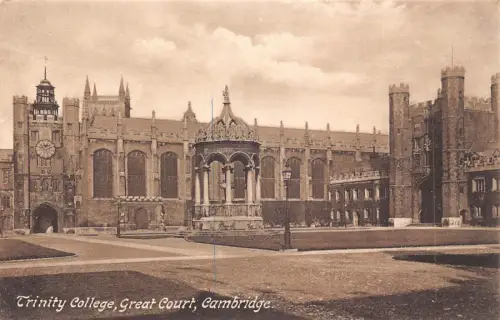 B182 England Cambridge Great Court Trinity College Postkarte