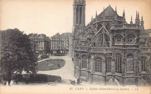 C021 Frankreich, Caen Eglise Saint-Pierre et Square Vintage Postkarte