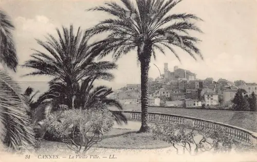 C021 Frankreich, Cannes La Vieille Ville Vintage Postkarte