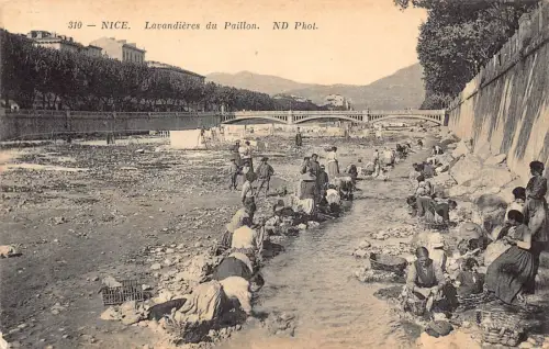 A913 Frankreich Schöne Lavandieres du Paillon Frauen beim Wäschefluss Postkarte