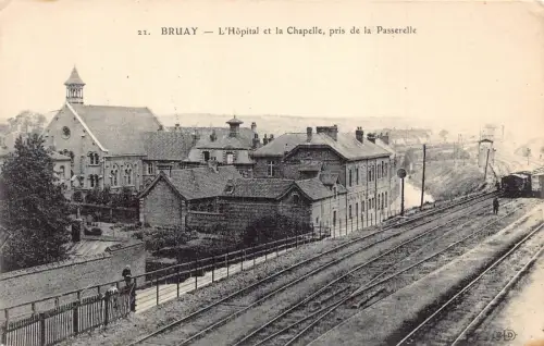 A914 Frankreich Bruay L'Hopital et Chapelle pris de Passarelle Eisenbahn Postkarte