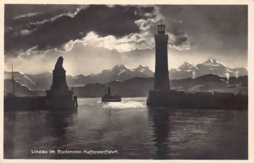 L196 Deutschland Lindau im Bodensee Hafeneinfahrt Mondschein Dampfer Postkarte