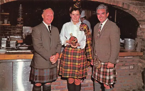 B183 US The Brae Loch Inn Cazenovia New York Scottish People Vintage Postkarte