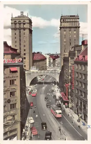 B201 Schweden Stockholm Autos Straßenbahn Geschäfte Funkschild Kungsgatan RPPC Postkarte