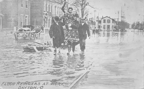 B187 US Hochwasserretter bei der Arbeit Dayton Ohio Katastrophe Vintage Postkarte