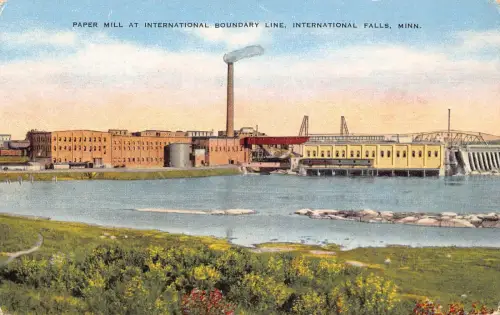 B187 US Paper Mill at Int Boundary Line Int Falls Minnesota Industriepostkarte
