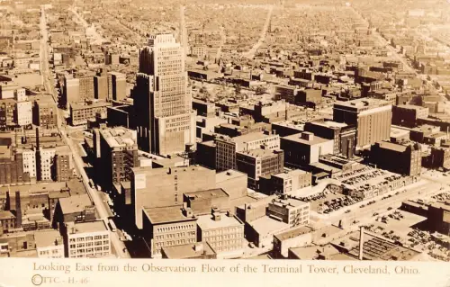B184 US Cleveland Ohio East from Observation Floor of Tower RPPC Postkarte