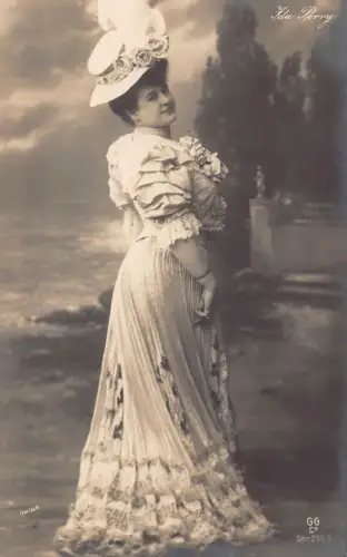 B194 Deutsche Schauspielerin 1906 Ida Perry posiert in eleganter Kleidung Postkarte
