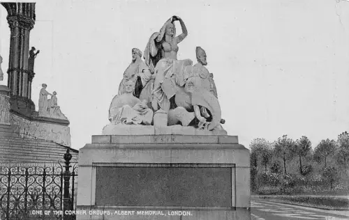 A921 England One of Corner Groups Albert Memorial London Postkarte