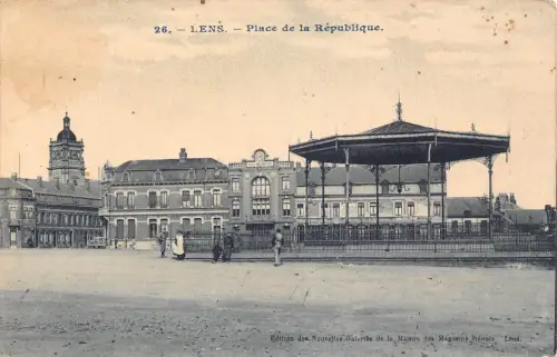 C025 Frankreich, Lens Place de la Republique Vintage Postkarte