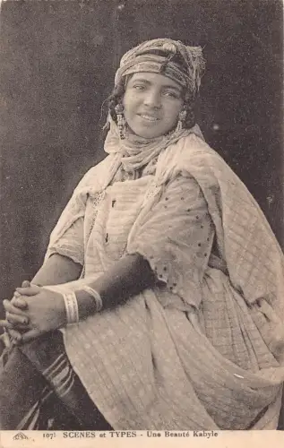 A933 Algerien Szenen und Typen Schöne Kabyle Eingeborene Frau Ethno Volk Postkarte