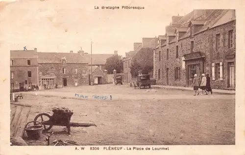 A933 Frankreich Pleneuf Place de Lourmel Vintage Postkarte