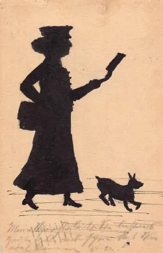 Silhouette Gemälde 1917 Frau beim Gehen und Lesen, Hund Vintage Postkarte