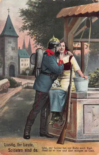 Liebespaar 1. Weltkrieg Soldat küsst Frau auf Wangenbrunnengewehr 1917 Feldpostkarte
