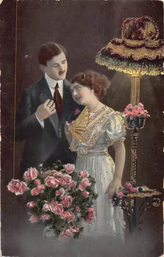 Hochzeitsliebhaber posieren Rosenstrauß goldene Details Vintage Postkarte