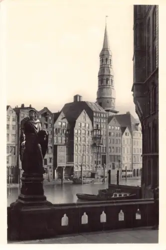 L214 Deutschland Buergerhaus und Katharinenkirche Kirche RPPC Vintage Postkarte