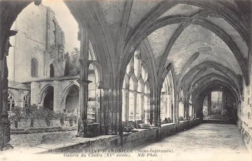 C034 Frankreich, Abbaye de Saint-Wandrille Galerie du Cloitre Vintage Postkarte
