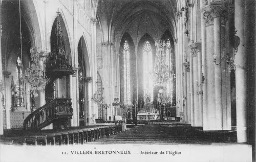 C034 Frankreich, Villers Bretonneux Interieur de l'Eglise Vintage Postkarte