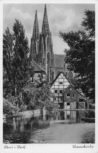 B208 Deutschland Soest i Westf Wiesenkirche Kirche Vintage Postkarte