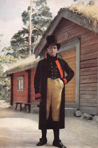 B239 Schweden Skansen Stockholm Mann in Vastmanland Urlaubskleidung ethnische Postkarte