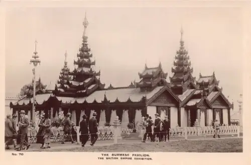 B243 London British Empire Ausstellung Burmese Pavilion RPPC 1924 Postkarte