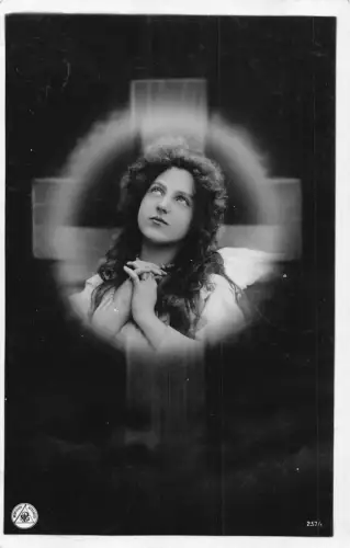 B257 Religiös 1905 Engel Mädchen Portrait Betendes Kreuz Fotomontage Postkarte