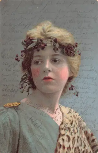 B257 Mode römisch wie gekleidete Frau Obstkrone im Haar 1904 Vintage Postkarte