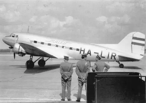 A158 Flugzeug Malew Fluggesellschaft HA-LIR Russian Build Li-2 Budapest Airport Postkarte