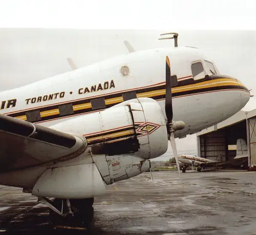 A157 Flugzeug Millardair Fluggesellschaft C-GGKG am Flughafen Toronto Ontario Postkarte