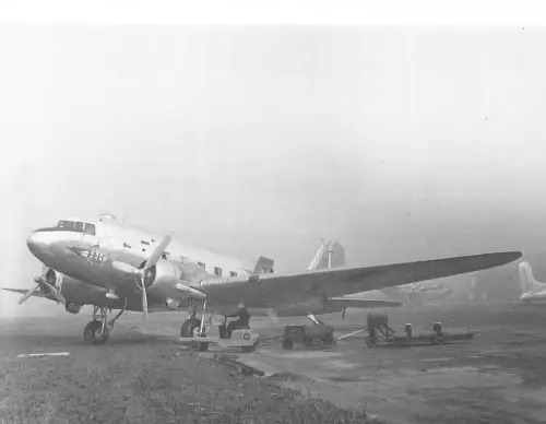 A156 Flugzeug Boac Airline G-AGKC c/n 25591 am Flughafen Postkarte