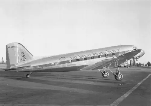 A155 Flugzeug Eastern Airpline NC25650 Die Große Silberflotte Postkarte