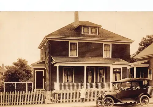 L040 Haus und Cabrio Auto Sozialgeschichte Echtfoto Postkarte