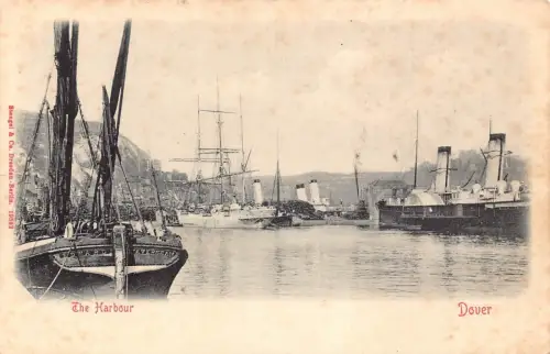 L234 England The Harbour Dover Steamboats Vintage Postkarte