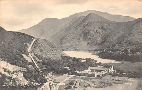 L236 Wales Llanberis Lake Castle und Snowdon Vintage Postkarte