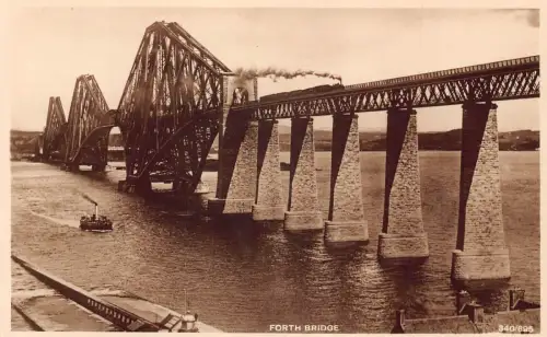 L238 Scotland Forth Bridge Steamtrain Steamboat RPPC Vintage Postkarte