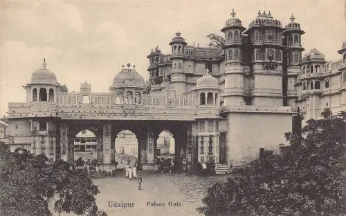 L379 Indien Udaipur Palast Tor Vintage Postkarte