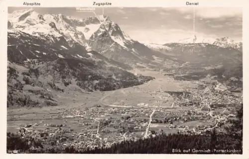 L210 Deutschland Blick auf Garmisch Partenkirchen Berggipfel RPPC Vintage Postkarte