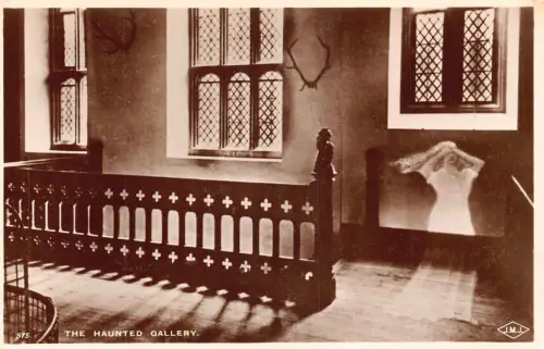 L232 England Haunted Gallery Hampton Court Palace Vintage Postkarte