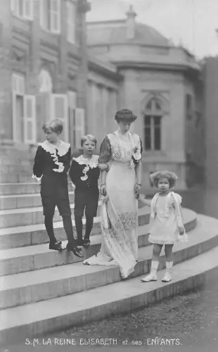 L039 Belgien Königin Elisabeth und Kinder Königtum Vintage Postkarte