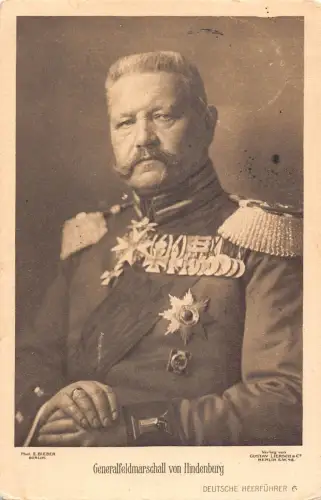 Portrait 1915 Generalfeldmarschall Paul von Hindenburg Medaillen Vintage Postkarte
